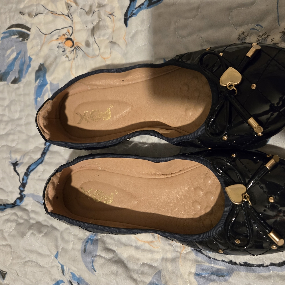 Amazon Essentials Blue Flats & Loafers with Classic Design